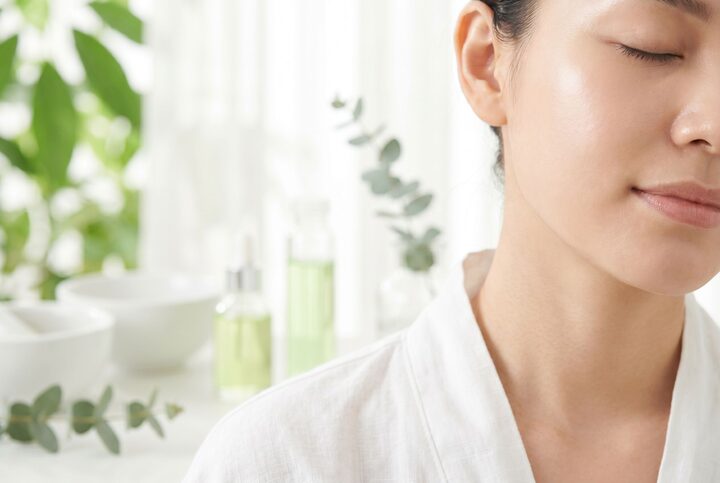 맑고 균일한 피부톤을 담은 톤업 솔루션 콘셉트 (AI 생성 예시 이미지)