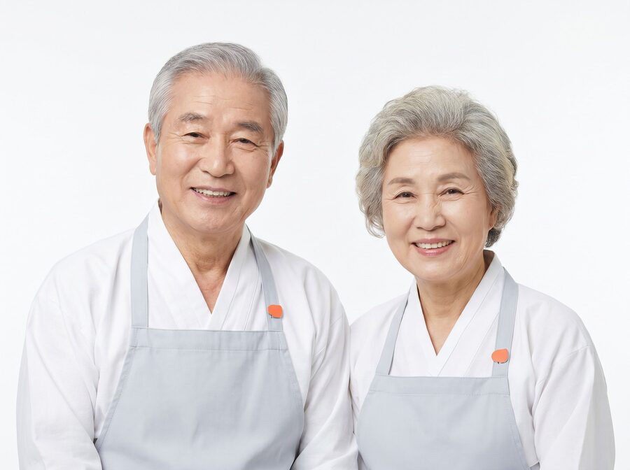 함께 웃는 시니어 부부 예시 이미지